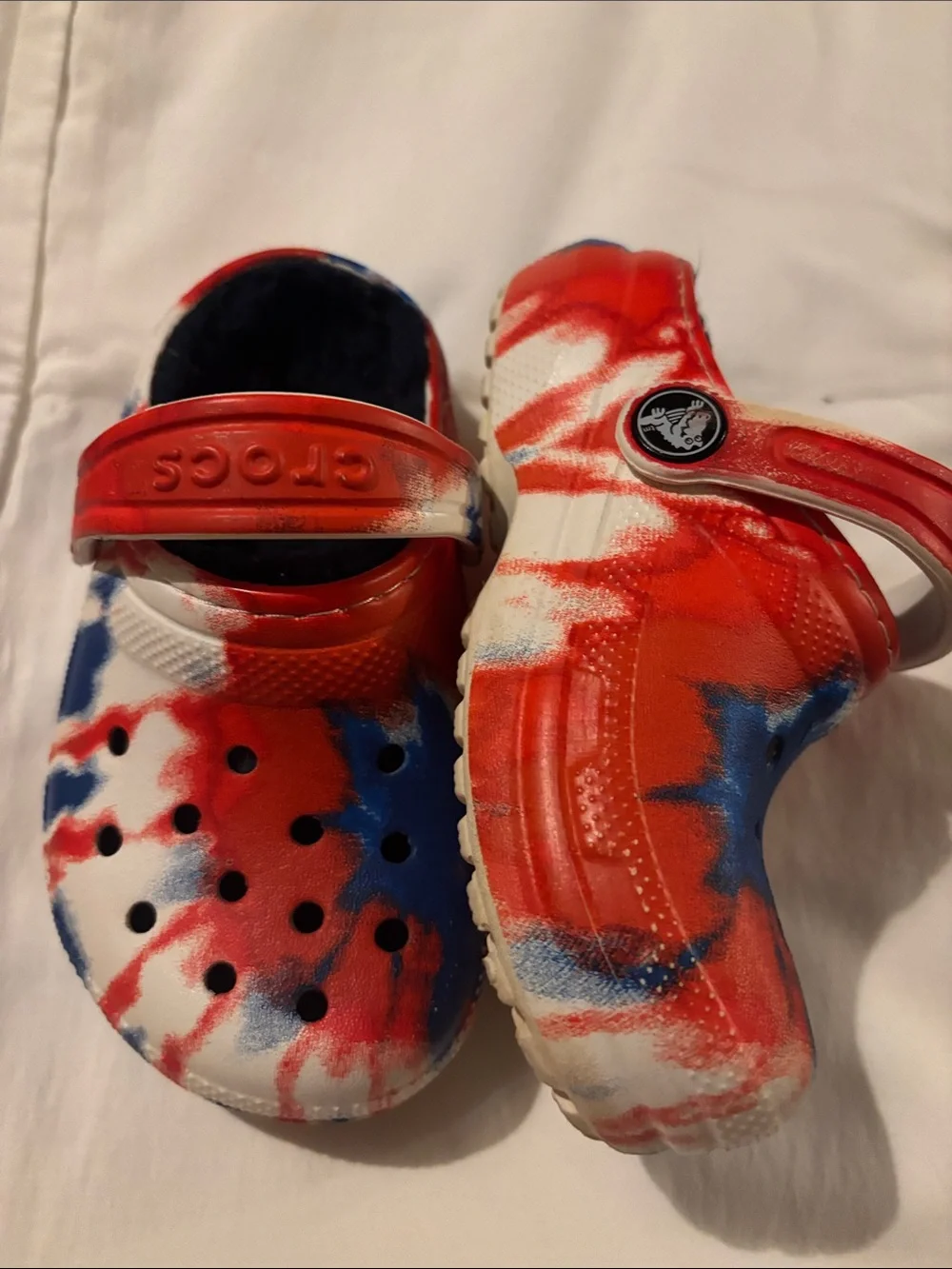 CROCS Kids Red White & Blue Tie-Dye Fuzzy Lined Clogs